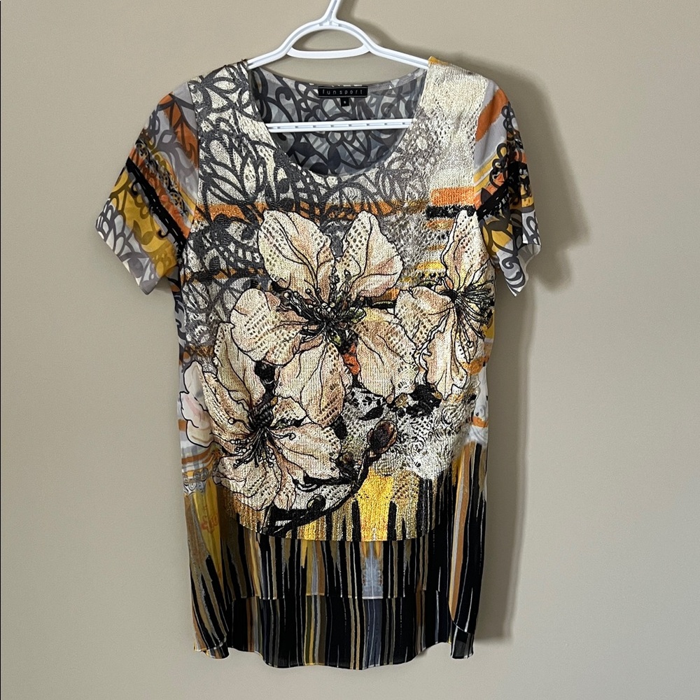 Women's Floral Short Sleeve Scoop Neck Top Mustard & Black Artsy Mixed Media Sm